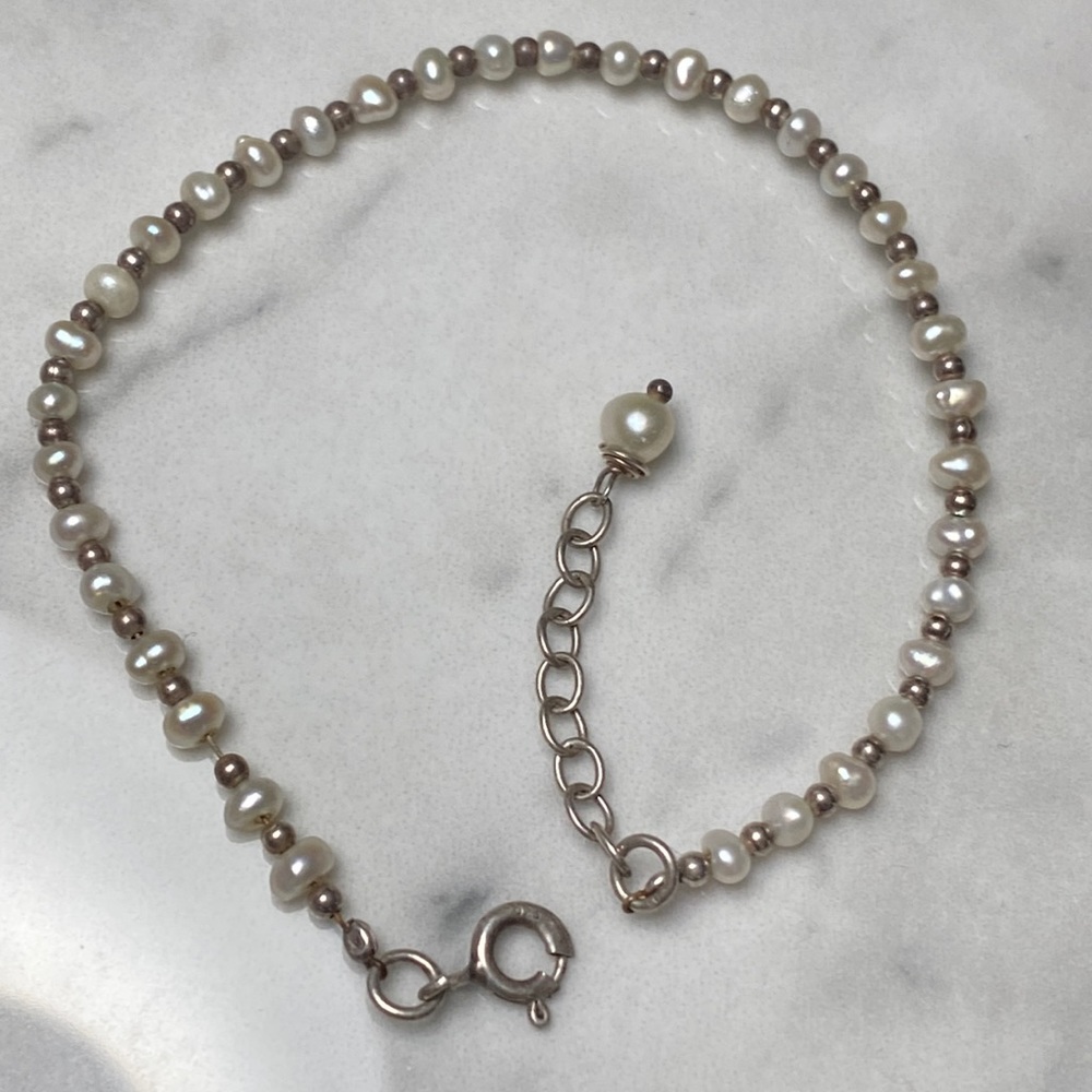 Pearl‎ & silver bead bracelet